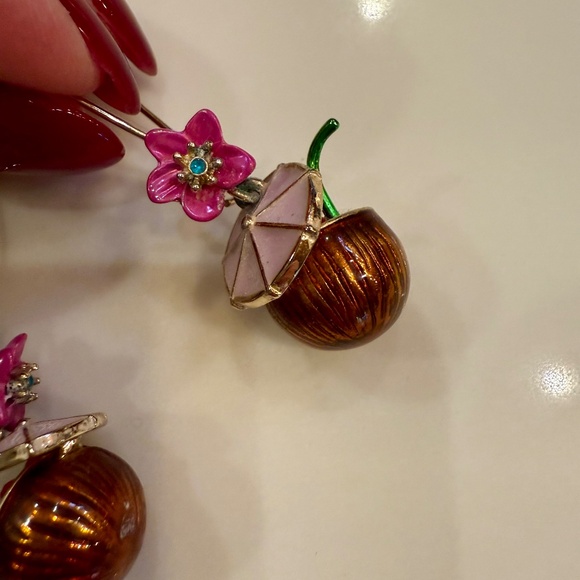 EUC Betsey Johnson Coconut drink earrings - Picture 3 of 5